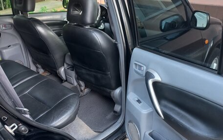 Toyota RAV4, 2003 год, 700 000 рублей, 7 фотография