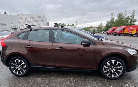 Volvo V40 Cross Country I, 2019 год, 2 350 000 рублей, 2 фотография