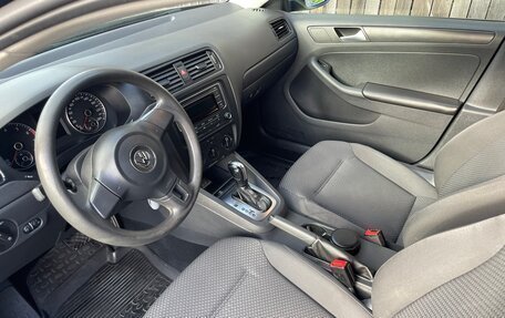 Volkswagen Jetta VI, 2013 год, 1 000 000 рублей, 12 фотография