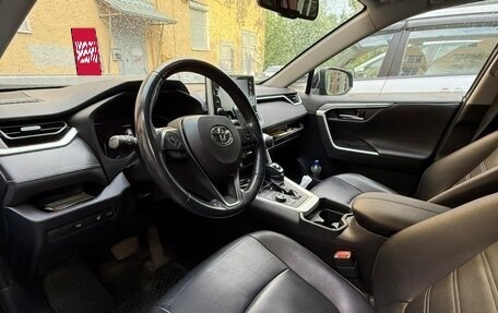 Toyota RAV4, 2019 год, 3 680 000 рублей, 4 фотография
