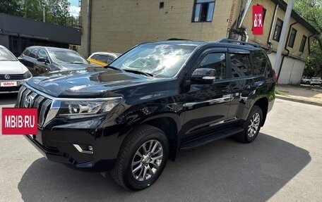 Toyota Land Cruiser Prado 150 рестайлинг 2, 2018 год, 5 400 000 рублей, 2 фотография