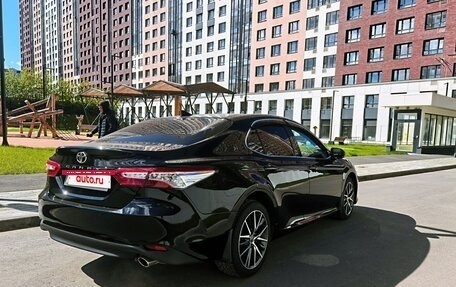 Toyota Camry, 2021 год, 3 190 000 рублей, 6 фотография