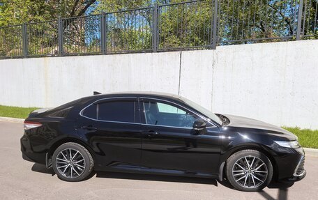 Toyota Camry, 2021 год, 3 190 000 рублей, 17 фотография