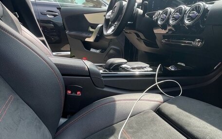 Mercedes-Benz CLA, 2019 год, 3 300 000 рублей, 7 фотография