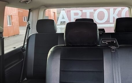 Volkswagen Caravelle T6 рестайлинг, 2017 год, 4 000 000 рублей, 5 фотография