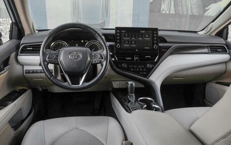 Toyota Camry, 2021 год, 3 469 000 рублей, 6 фотография