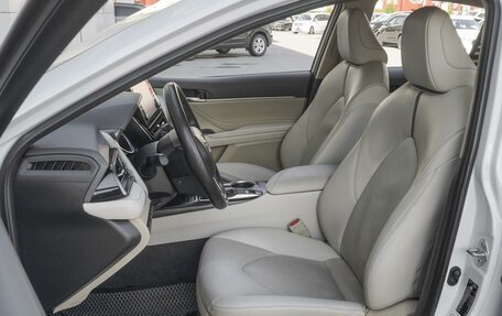 Toyota Camry, 2021 год, 3 469 000 рублей, 10 фотография