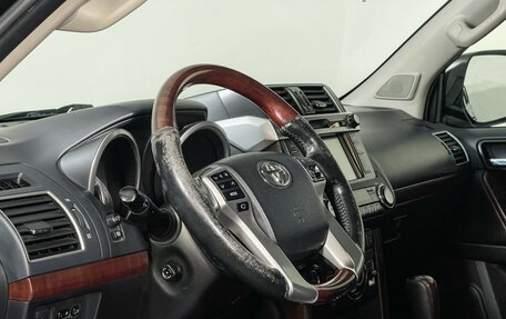 Toyota Land Cruiser Prado 150 рестайлинг 2, 2015 год, 3 397 000 рублей, 13 фотография