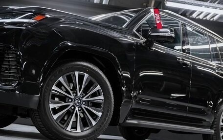 Lexus LX, 2024 год, 14 000 000 рублей, 8 фотография