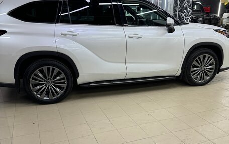 Toyota Highlander, 2021 год, 5 700 000 рублей, 3 фотография