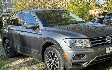 Volkswagen Tiguan II, 2021 год, 2 200 000 рублей, 2 фотография
