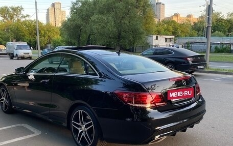 Mercedes-Benz E-Класс, 2015 год, 2 600 000 рублей, 3 фотография