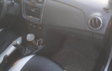 Renault Sandero II рестайлинг, 2014 год, 690 000 рублей, 3 фотография