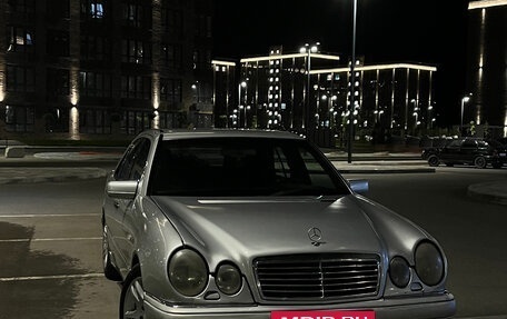 Mercedes-Benz E-Класс, 1996 год, 550 000 рублей, 5 фотография