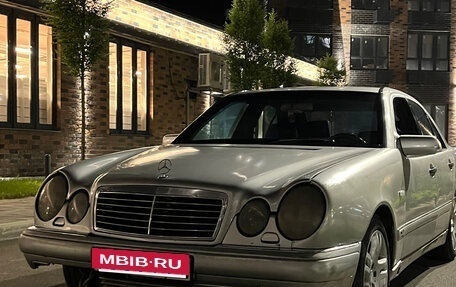 Mercedes-Benz E-Класс, 1996 год, 550 000 рублей, 6 фотография