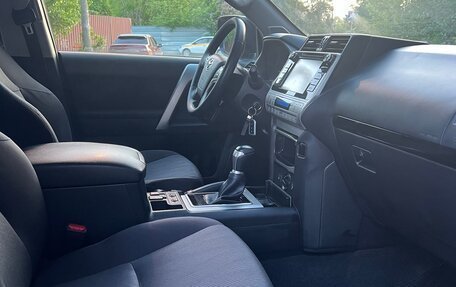 Toyota Land Cruiser Prado 150 рестайлинг 2, 2018 год, 4 500 000 рублей, 10 фотография