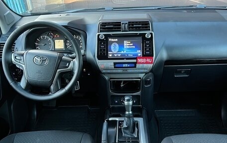 Toyota Land Cruiser Prado 150 рестайлинг 2, 2018 год, 4 500 000 рублей, 11 фотография