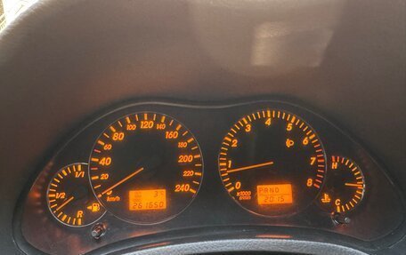 Toyota Avensis III рестайлинг, 2005 год, 880 000 рублей, 40 фотография
