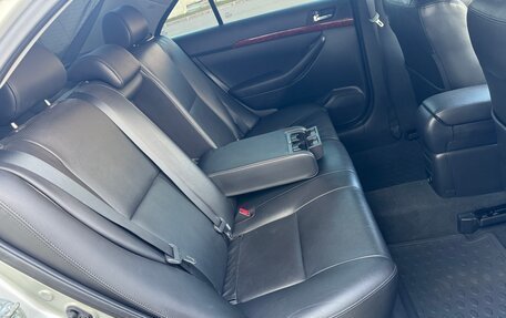 Toyota Avensis III рестайлинг, 2005 год, 880 000 рублей, 39 фотография