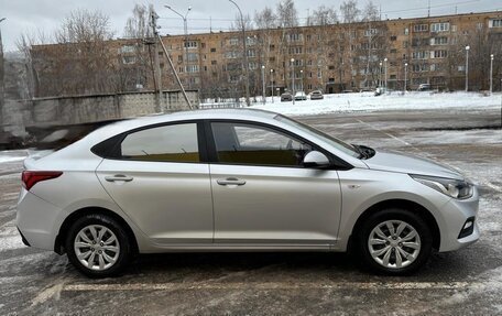 Hyundai Solaris II рестайлинг, 2018 год, 500 009 рублей, 3 фотография