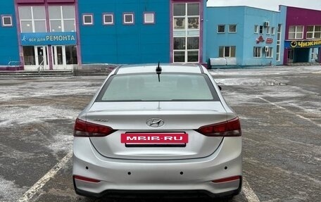 Hyundai Solaris II рестайлинг, 2018 год, 500 009 рублей, 4 фотография
