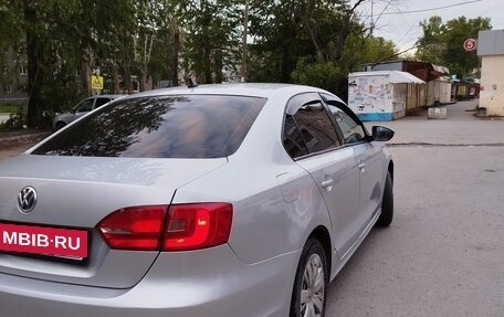 Volkswagen Jetta VI, 2013 год, 850 000 рублей, 2 фотография