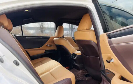Lexus ES VII, 2020 год, 3 000 000 рублей, 9 фотография