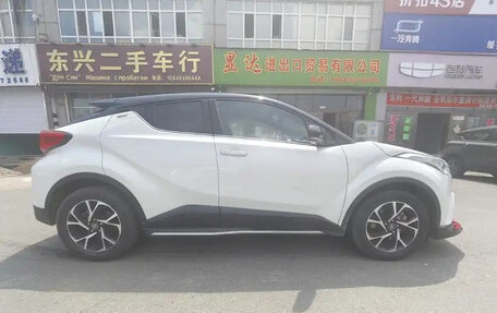 Toyota C-HR I рестайлинг, 2021 год, 1 900 000 рублей, 5 фотография