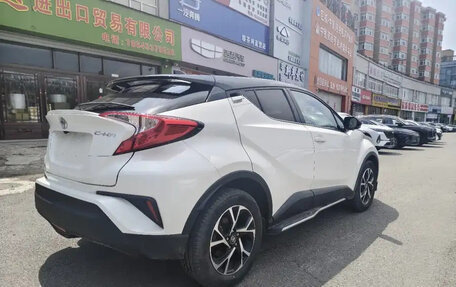 Toyota C-HR I рестайлинг, 2021 год, 1 900 000 рублей, 8 фотография