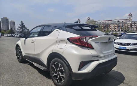 Toyota C-HR I рестайлинг, 2021 год, 1 900 000 рублей, 6 фотография
