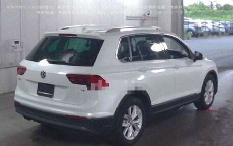 Volkswagen Tiguan II, 2017 год, 1 800 000 рублей, 4 фотография