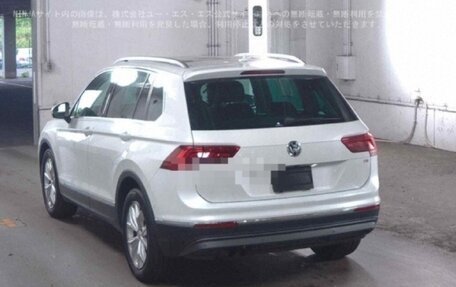 Volkswagen Tiguan II, 2017 год, 1 800 000 рублей, 2 фотография