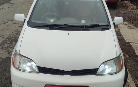 Toyota Platz, 2000 год, 410 000 рублей, 1 фотография