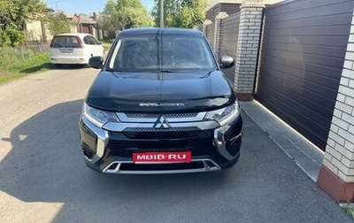 Mitsubishi Outlander III рестайлинг 3, 2019 год, 1 750 000 рублей, 1 фотография