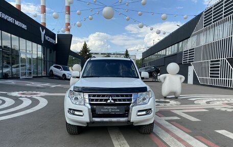 Mitsubishi Pajero IV, 2015 год, 2 415 000 рублей, 2 фотография