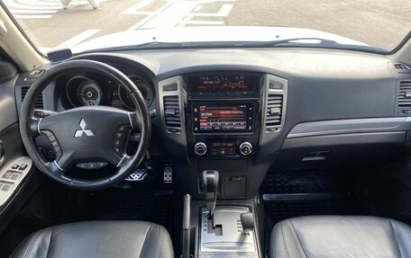 Mitsubishi Pajero IV, 2015 год, 2 415 000 рублей, 7 фотография