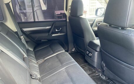 Mitsubishi Pajero IV, 2015 год, 2 415 000 рублей, 16 фотография