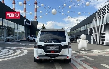 Mitsubishi Pajero IV, 2015 год, 2 415 000 рублей, 3 фотография