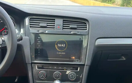 Volkswagen Golf VII, 2020 год, 1 300 000 рублей, 10 фотография