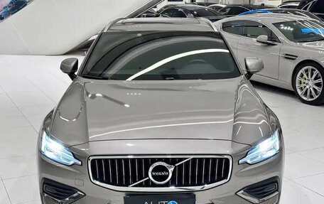 Volvo V60 II, 2021 год, 2 900 060 рублей, 2 фотография
