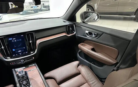 Volvo V60 II, 2021 год, 2 900 060 рублей, 11 фотография