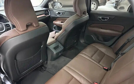 Volvo V60 II, 2021 год, 2 900 060 рублей, 10 фотография