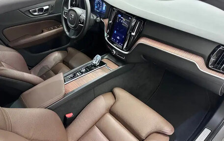 Volvo V60 II, 2021 год, 2 900 060 рублей, 14 фотография