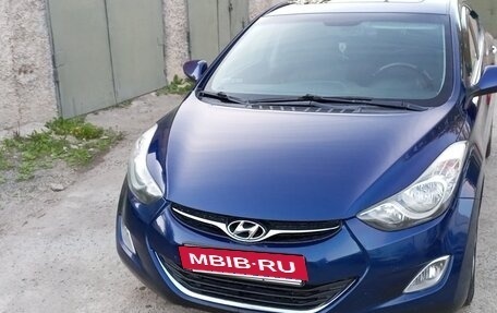Hyundai Avante, 2011 год, 950 000 рублей, 2 фотография