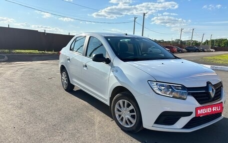 Renault Logan II, 2018 год, 950 000 рублей, 3 фотография