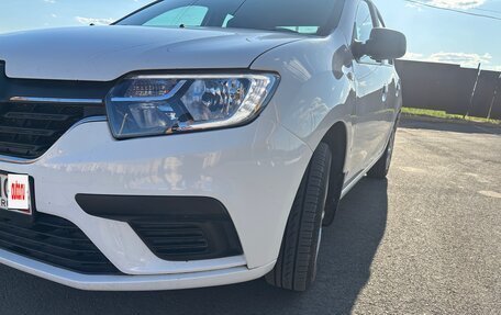 Renault Logan II, 2018 год, 950 000 рублей, 7 фотография