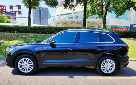 Volkswagen Touareg III, 2022 год, 3 500 000 рублей, 3 фотография