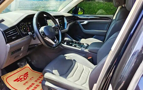 Volkswagen Touareg III, 2022 год, 3 500 000 рублей, 7 фотография