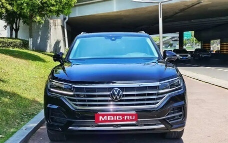 Volkswagen Touareg III, 2022 год, 3 500 000 рублей, 2 фотография