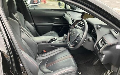 Lexus UX I, 2021 год, 2 650 000 рублей, 10 фотография